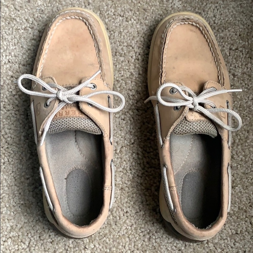 Sperry’s size 7 1/2 women’s or 5 men